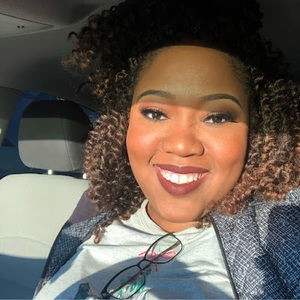 Meet your Posher, Chloe